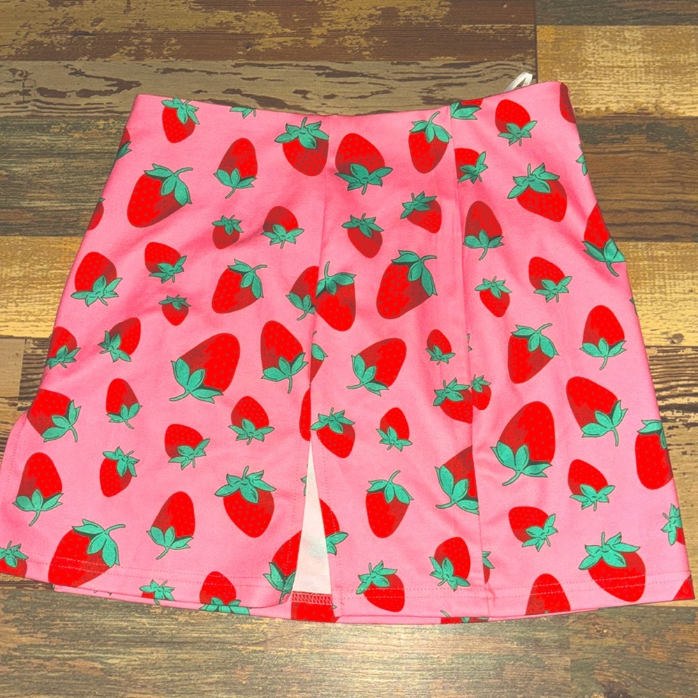 Size M Strawberry Skirt
